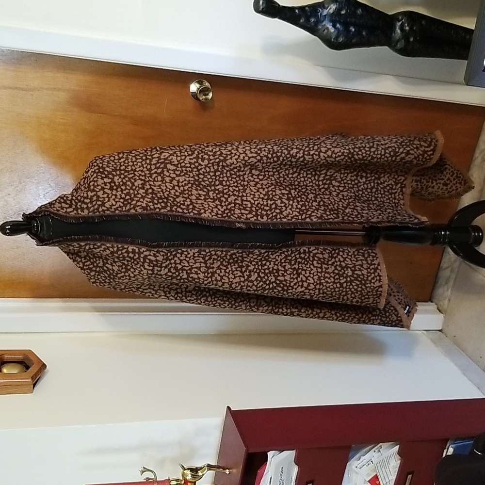 Oversized leopard scarf